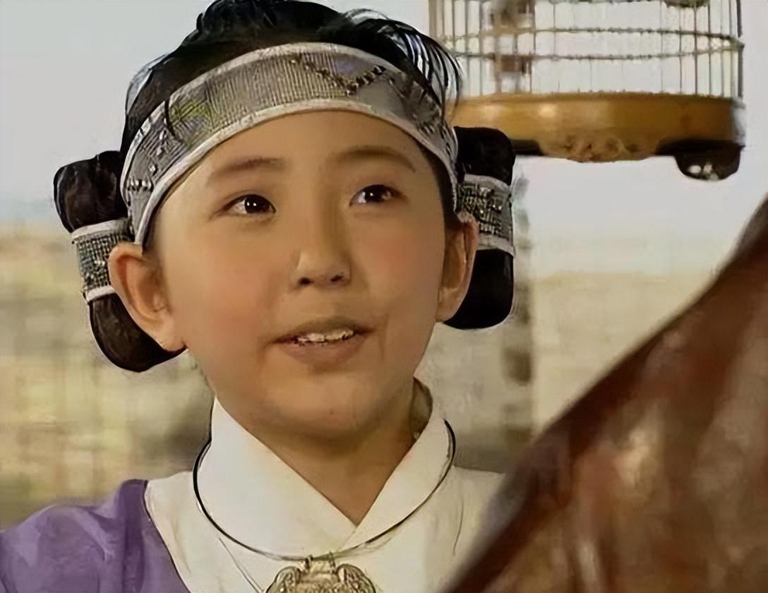 龙小云小小年纪吃喝膘赌俱全,天生还是后天?其实应了一句俗语