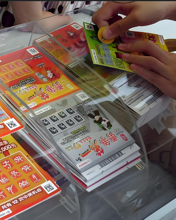 哇,上海一刚工作的00后女生买刮刮乐中了100万,实现了财富自由,羡慕