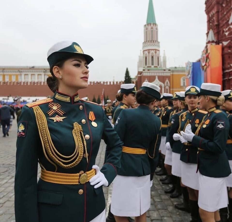 俄罗斯女兵阅兵式大全图片