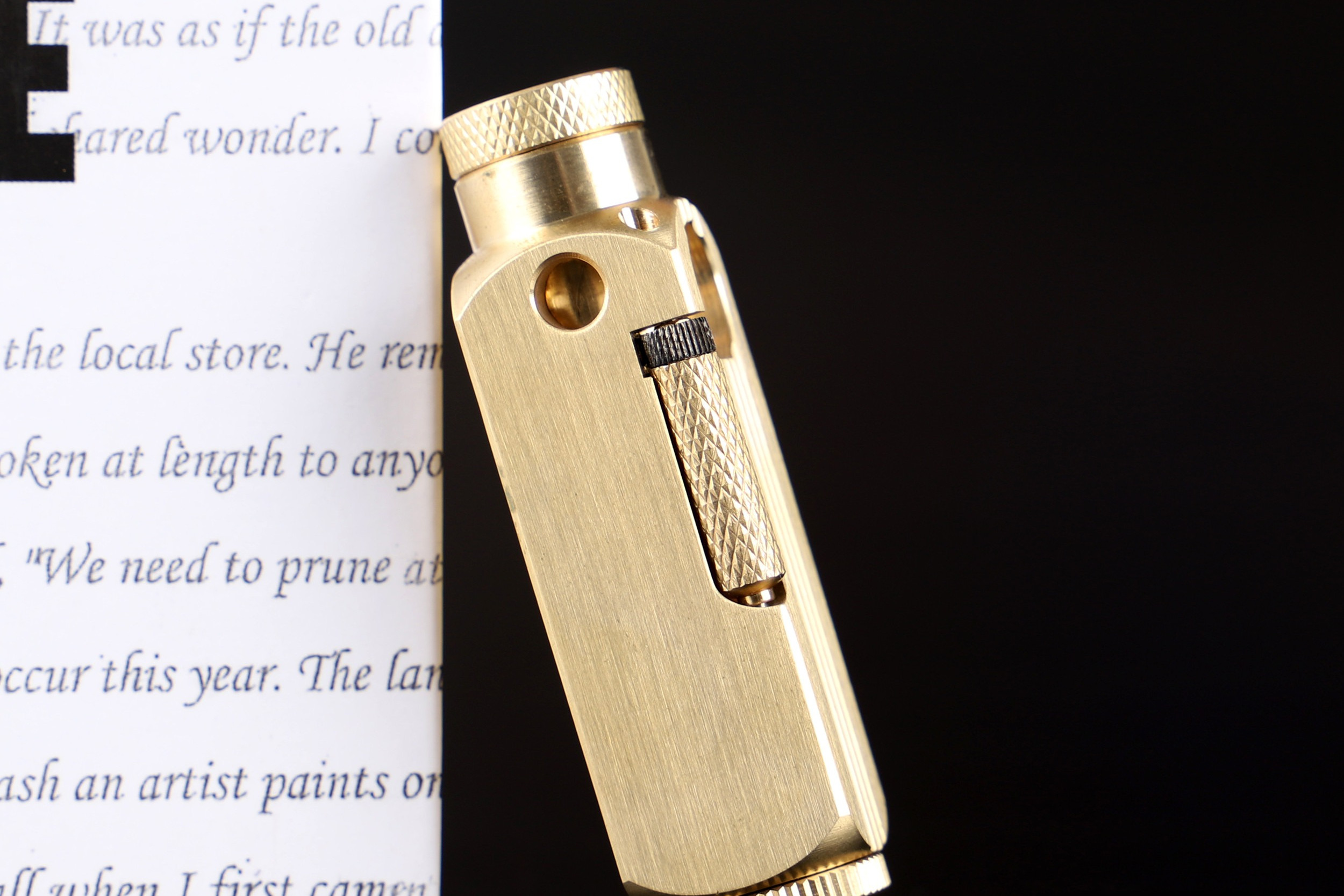 男性奢侈品打火机不仅是点火工具,更是身份和品味的象征.