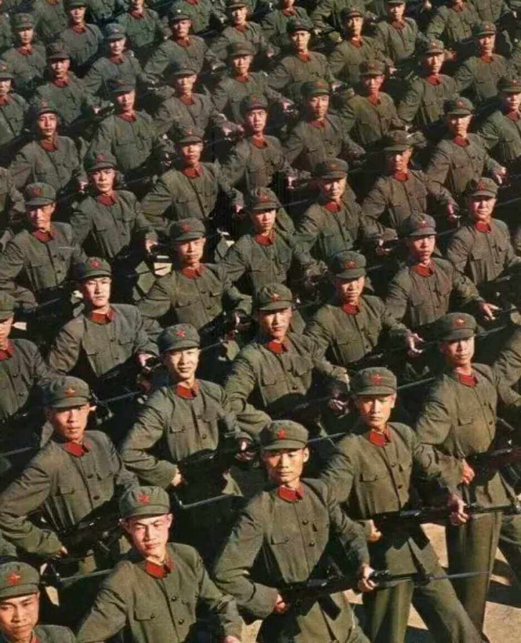 "65式"军服堪称我国军服历史上装备时间最长,发放量最多,影响最鼓的
