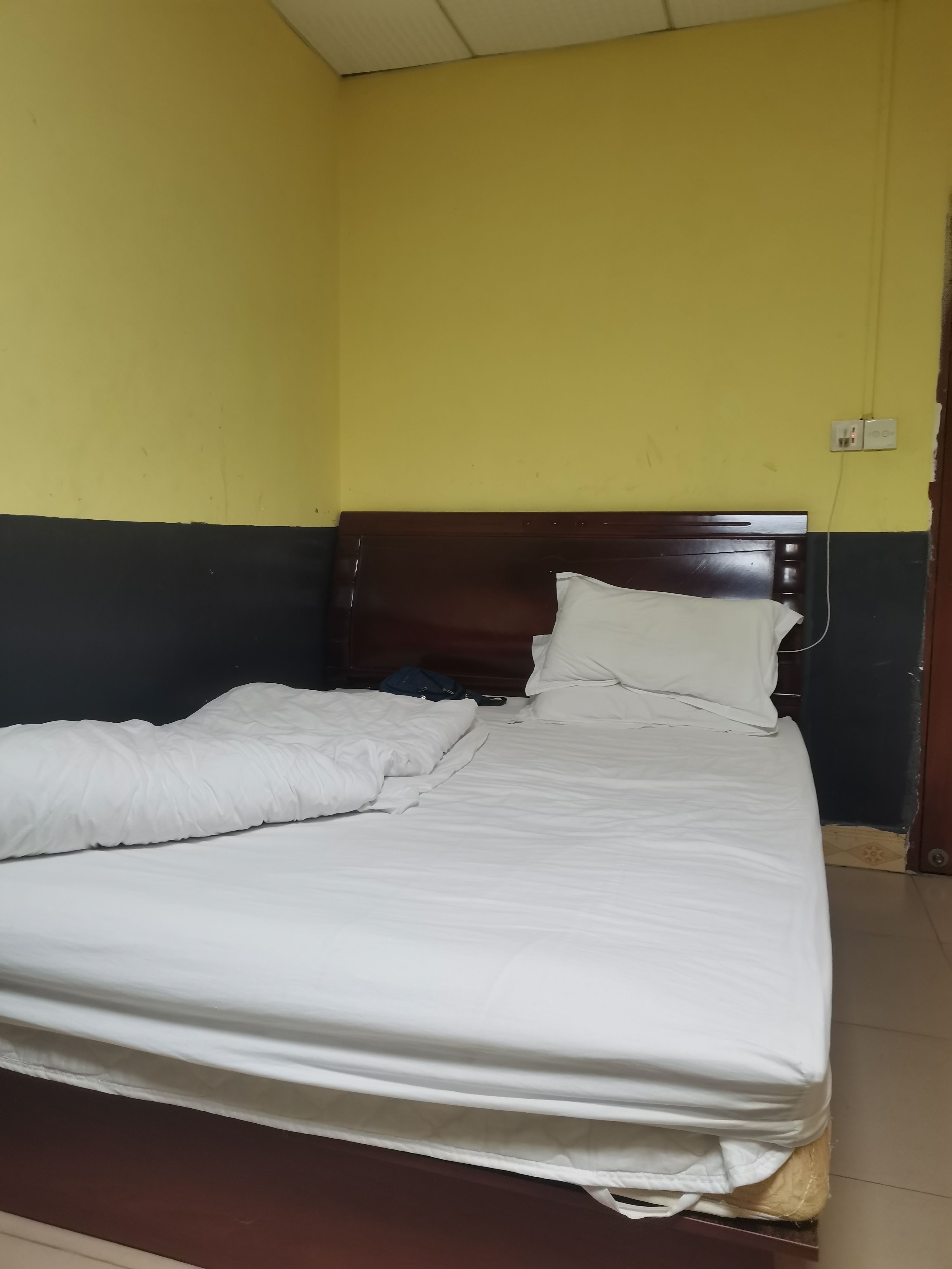 今天早餐和午餐都没吃,来到高埗又马不停蹄的去找工作,工作也没找到