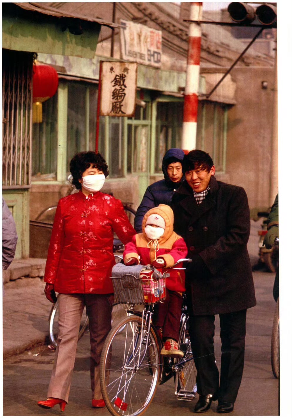 上世纪过年走亲戚的旧照