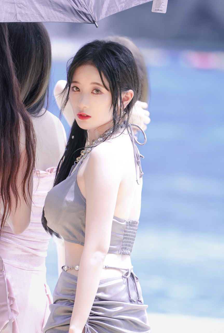 snh48刘增艳,灰色泳装,性感哦!