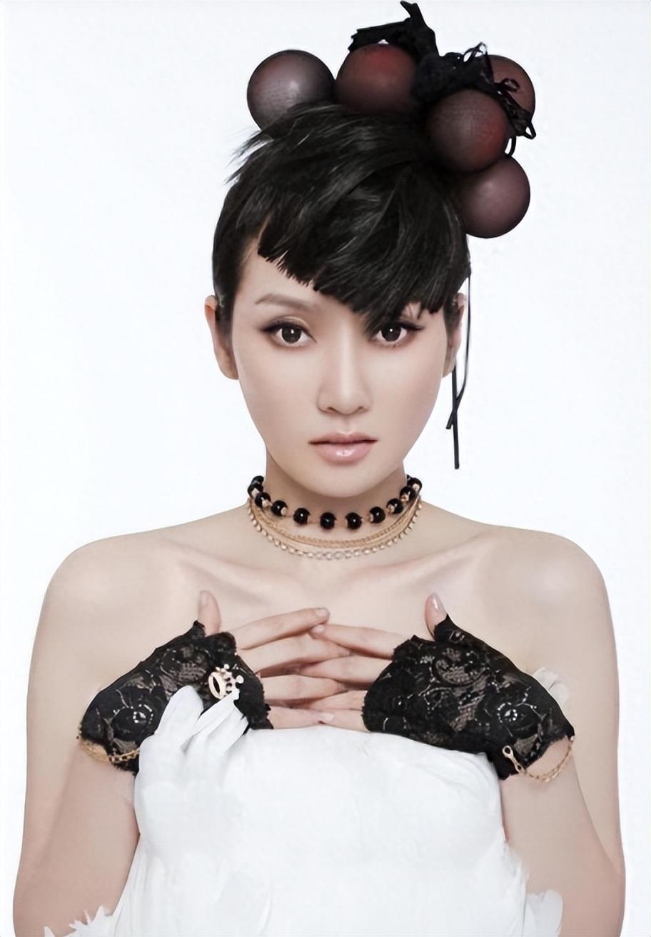 "天籁之音"萨顶顶:21岁选择重头开始,是她最正确的决定!