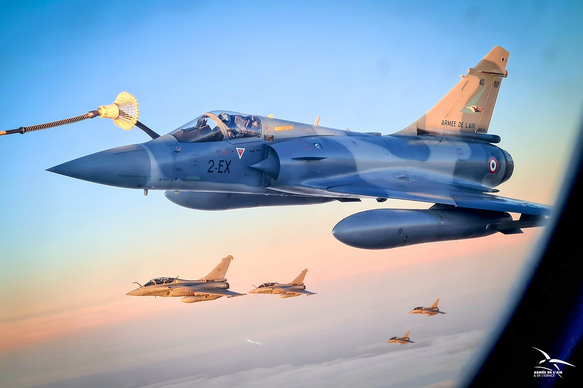 战机欣赏:法国达索幻影2000战斗机美图展示,该机是典型的三代战斗机