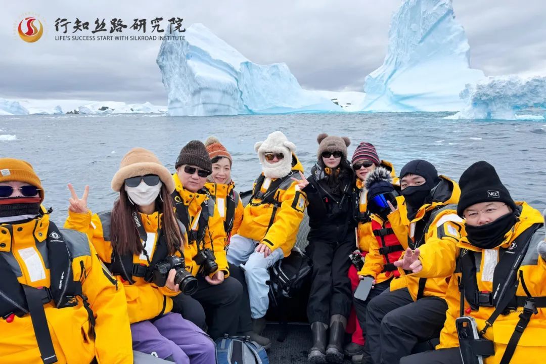 途经布宜诺斯艾利斯,乌斯怀亚,穿越德雷克海峡,探索南极洲,感受野生动