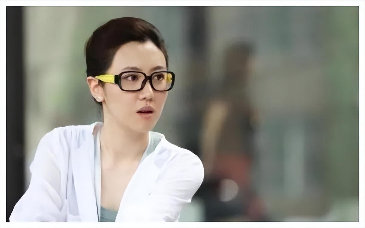 回顾王博谷:嫁小七岁巴图生两子,与"强势婆婆"宋丹丹亲如姐妹