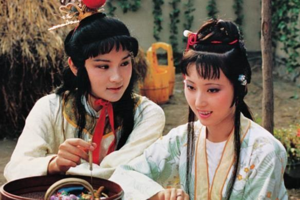 回顾侯长荣:与妻子"红楼"相遇,结婚37年生一女,生活幸福美满