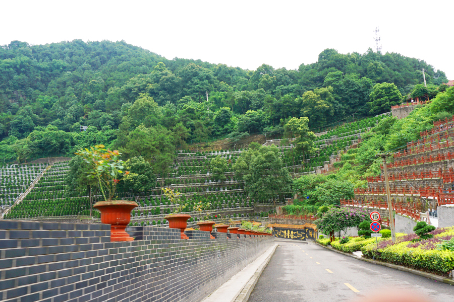 重庆龙居山陵园图片