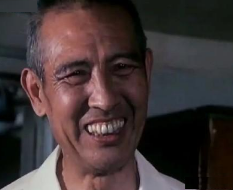 通讯员(侯冠群饰)北京电影制片厂演员,主演多部电影,曾经与王馥荔在