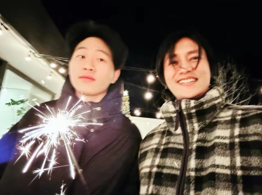 直到2011年,陈坤公开自己有一个叫"陈尊佑"的21岁儿子,这座墙才被生生