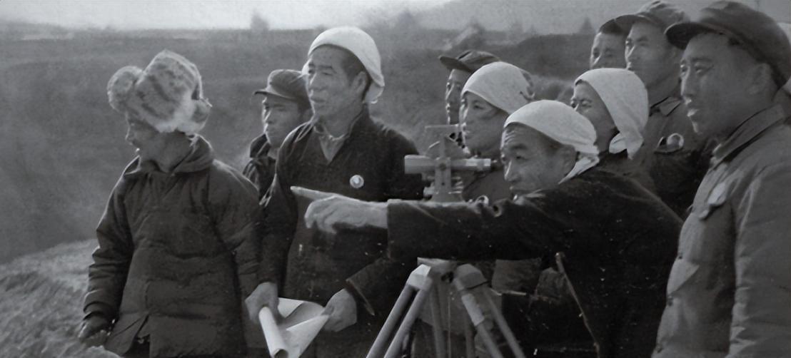 在陈永贵去到中央之前,他就凭借在大寨村的出色的成绩,在山西省委班子