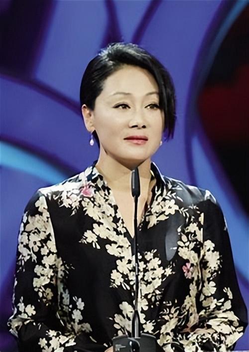 王姬拍《北京人在纽约》突然怀孕,姜文无法对戏,郑晓龙顾虑损失