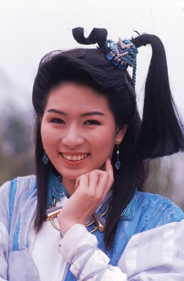 生前的罗慧娟非常喜欢美人鱼,经常会幻想自己变成一条美人鱼,她去世后