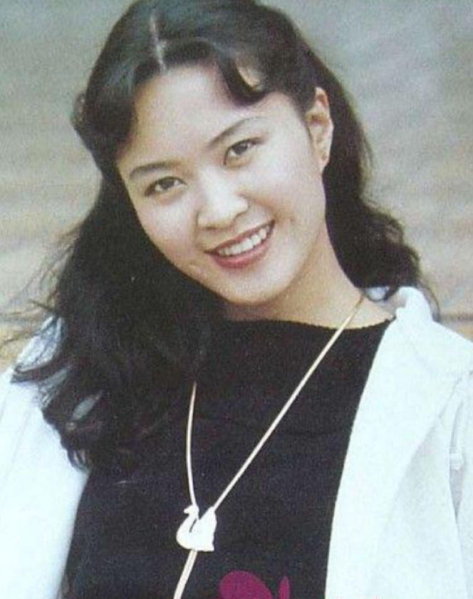 回顾红极一时的方舒:与屠洪刚离婚20年,如今两人境况差异大