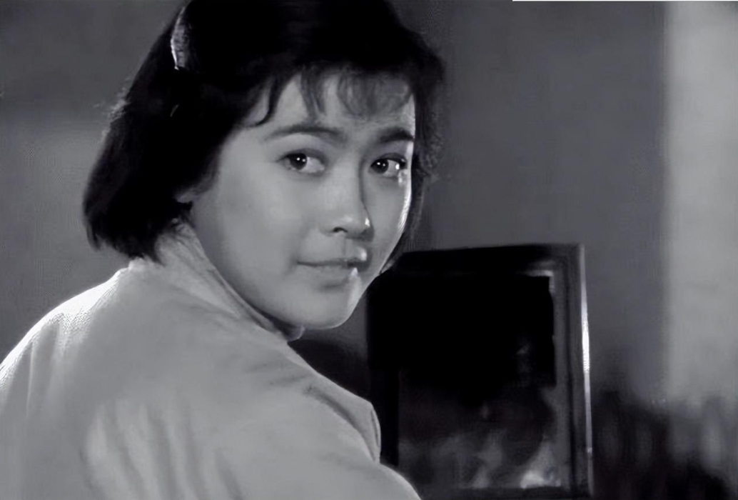 回顾杨雅琴:《苦菜花》中娟子,53岁去世,葬礼上两任丈夫都不来