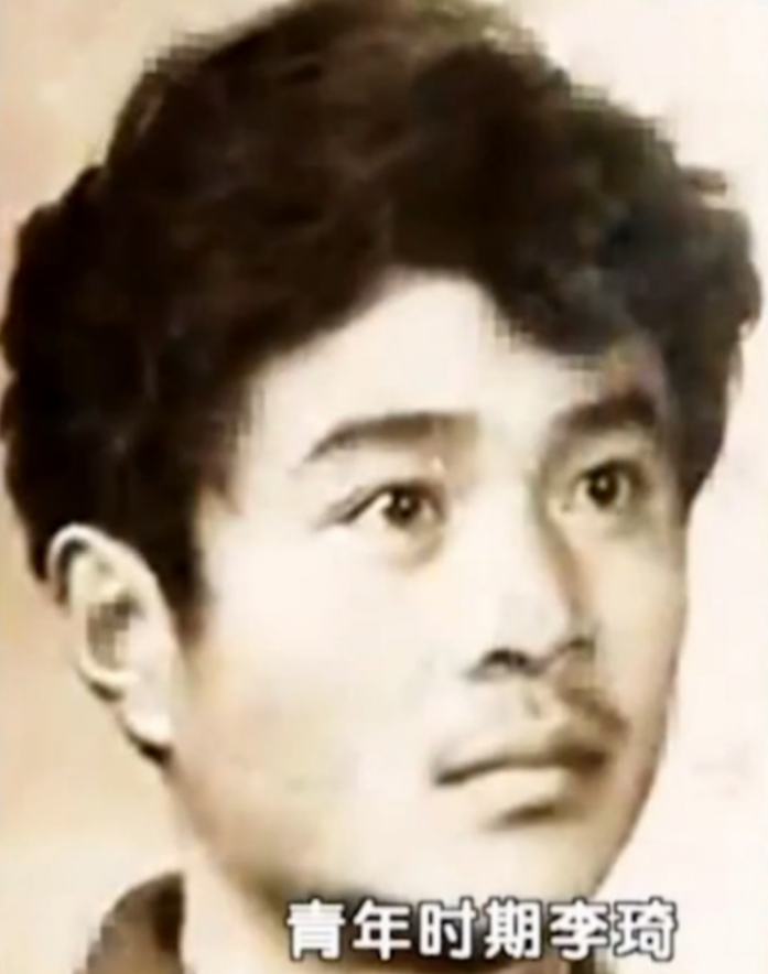 回顾高丽:嫁给大胡子李琦,婚后生下两个儿子,3个子女都跟我姓