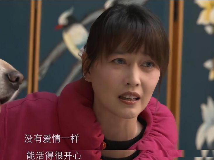 刘玉翠,56岁起点很高,出道第一部电影《庙街皇后》就获得了第10届香港