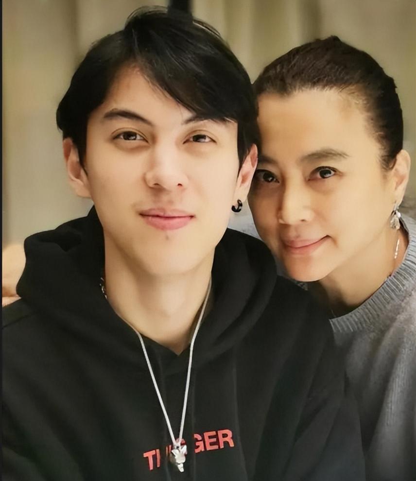 回顾《西游记》8位"女妖精"现状,有人离世,有人嫁老外离婚