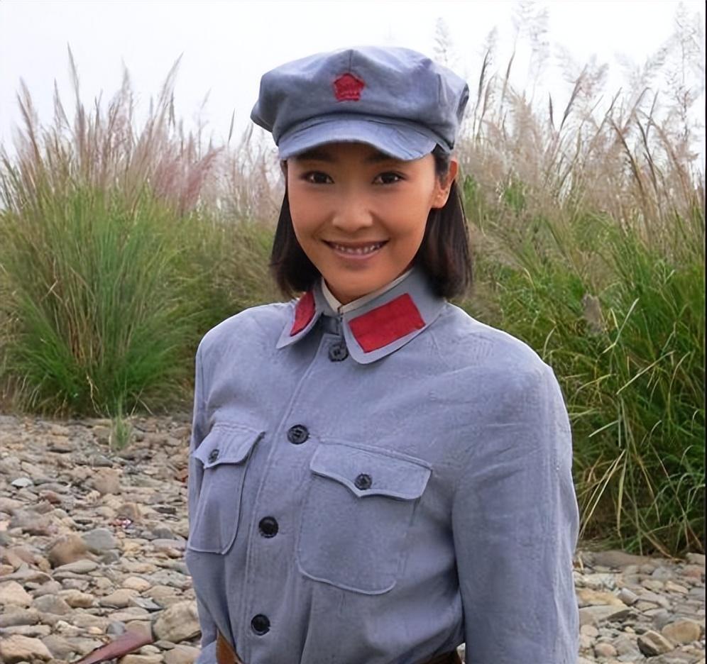 回顾阿斯茹:老公瘫痪不离不弃,结婚9年生两子今儿子成她的骄傲