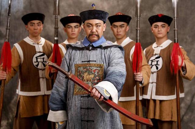 为何其权力地位却与低半品的提督有