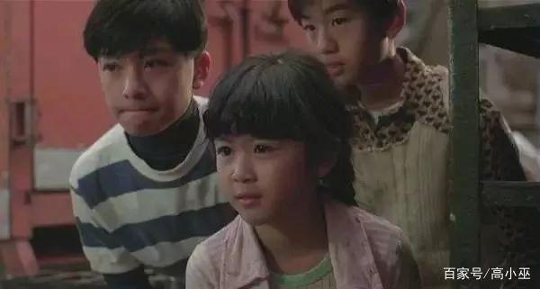 这部电影在当时红得一塌糊涂,外型可爱,眼神灵动的唐宁也一炮而红,成