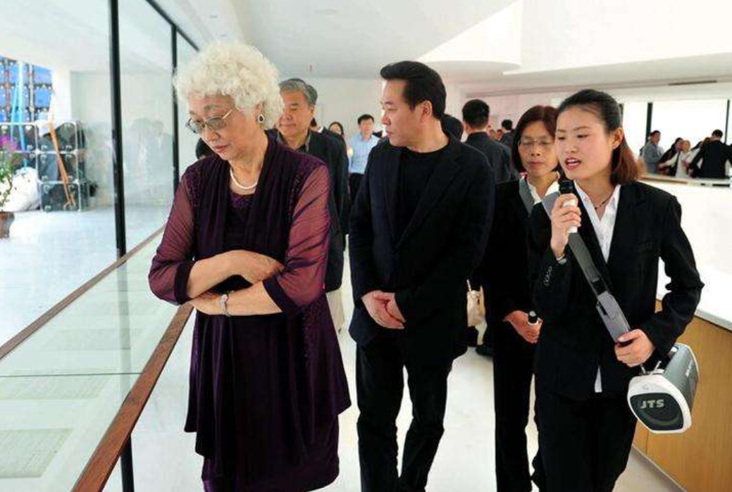 回顾音乐家施光南:去世已32年,遗孀洪如丁现在的人生状况怎样?