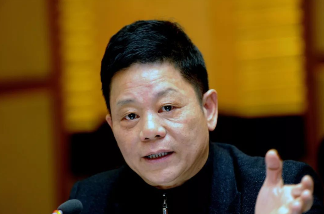 那时,39岁的汪力成先生正处于事业巅峰时期,他所领导的华立集团成功