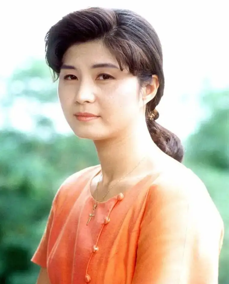 1987年,朝鲜女特工炸客机致115人遇难被判死刑,至今仍安然无恙