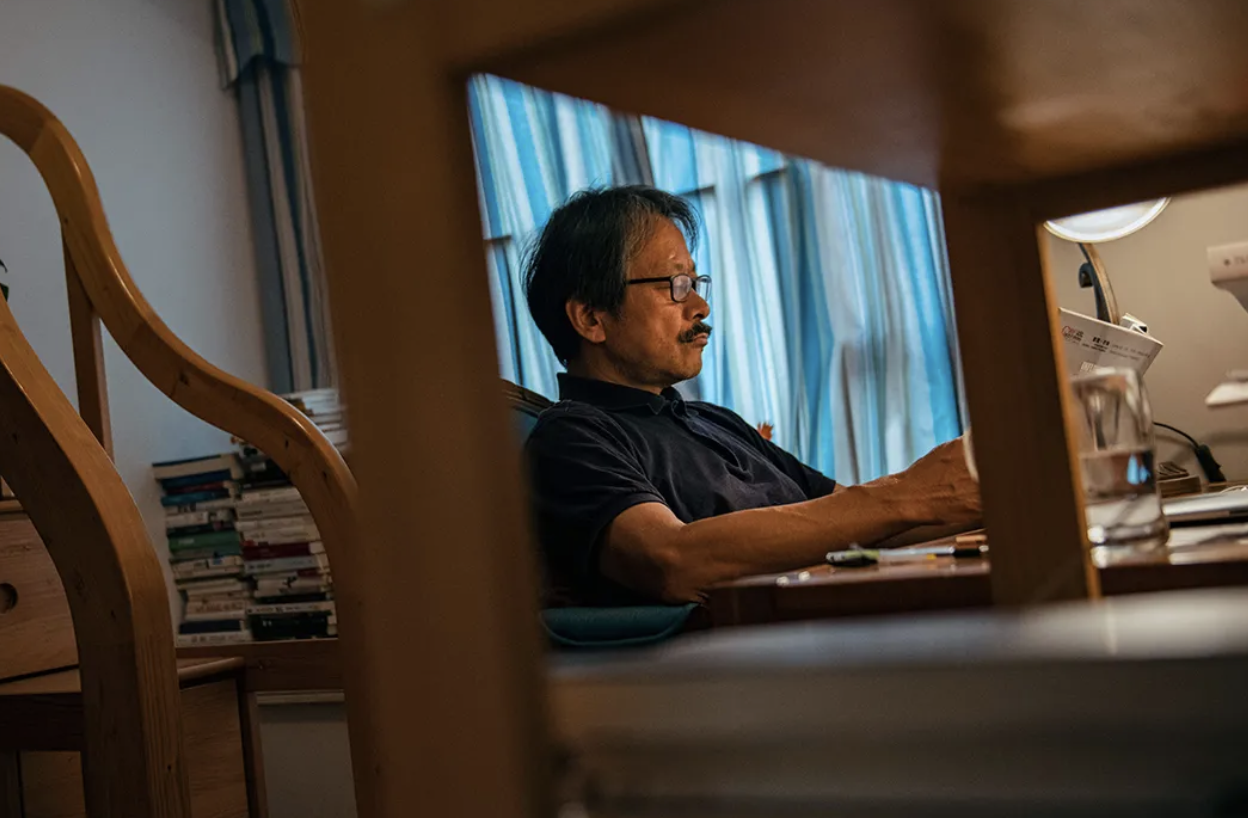 回顾:重庆富豪一个月生活费20万,破产后妻离子散,老母亲住养老院