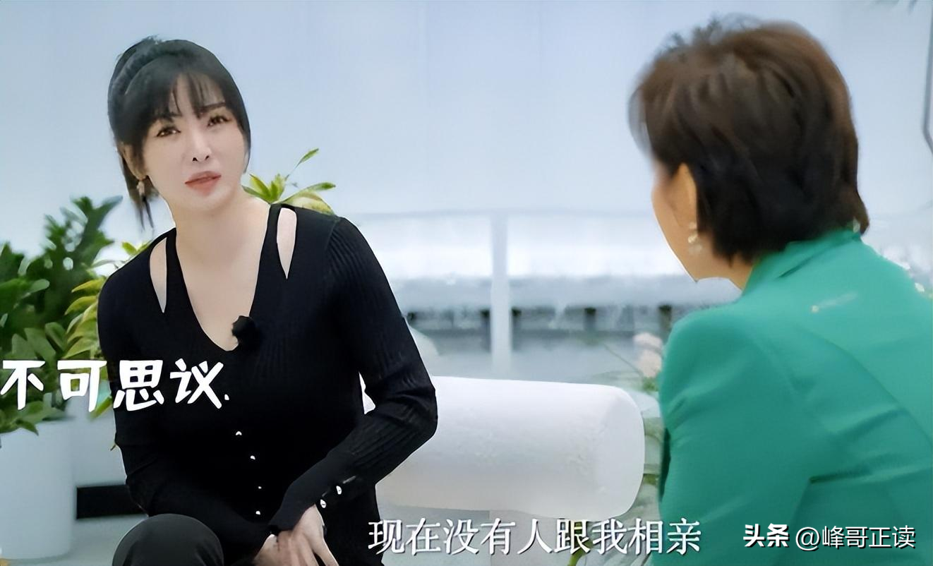柳岩43岁为啥没人敢追?当她穿高跟鞋下蹲的那刻,网友:这谁敢追