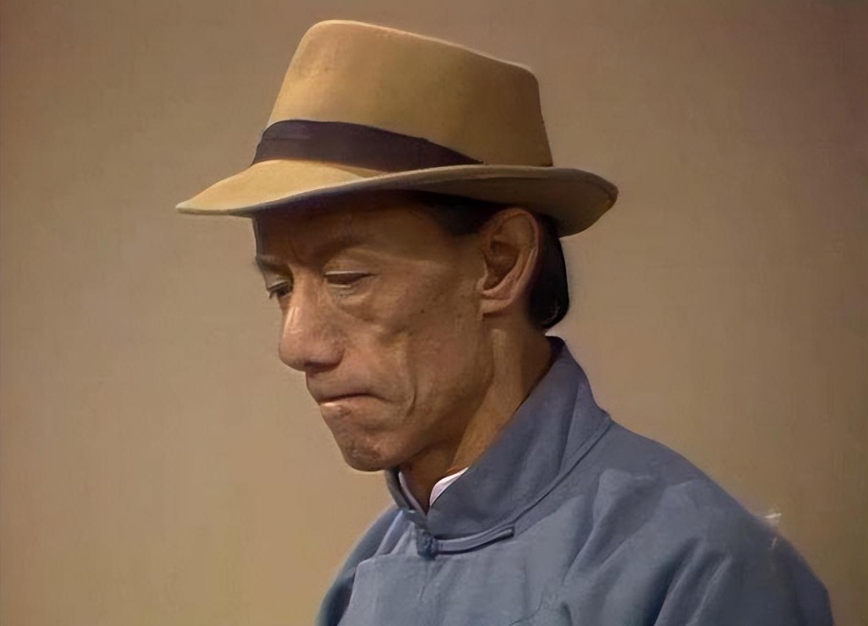 上海滩冯敬尧的手下,剧中不显山不露水,很沉稳的一个人物,除了在冯程