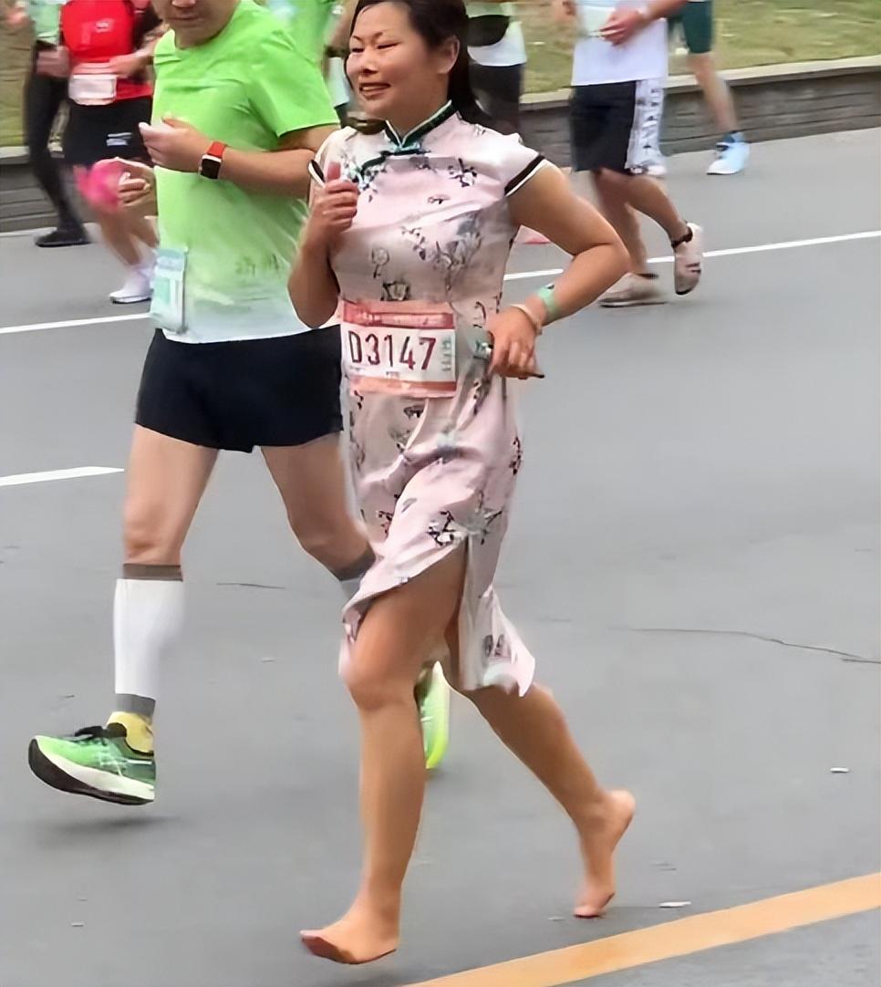 2024扬州鉴真半程马拉松,扬马的显眼包们,太有趣了