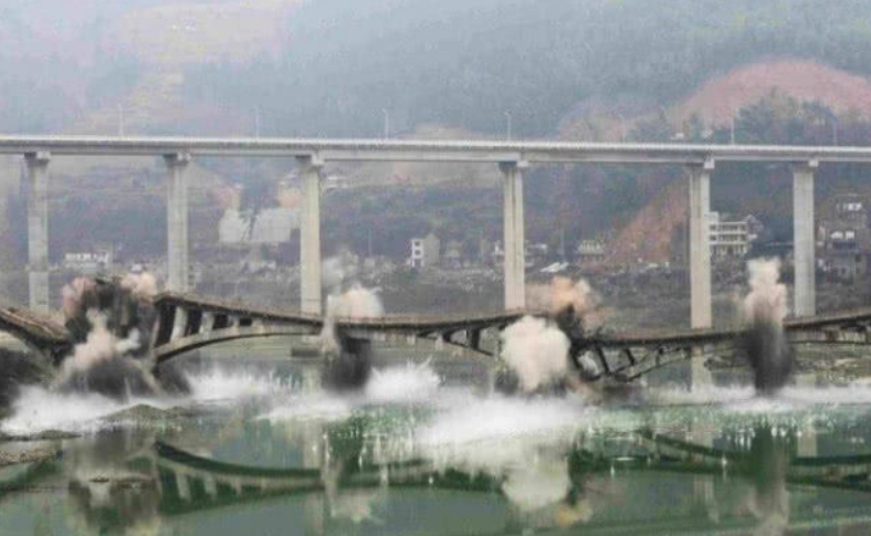 面临着两次致命性的爆破打击,沱江大桥却以其坚不可摧的力量傲然挺立
