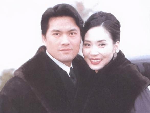 回顾邝美云:两次拒绝嫁给千亿富豪,感情遭背叛后,自己成了豪门