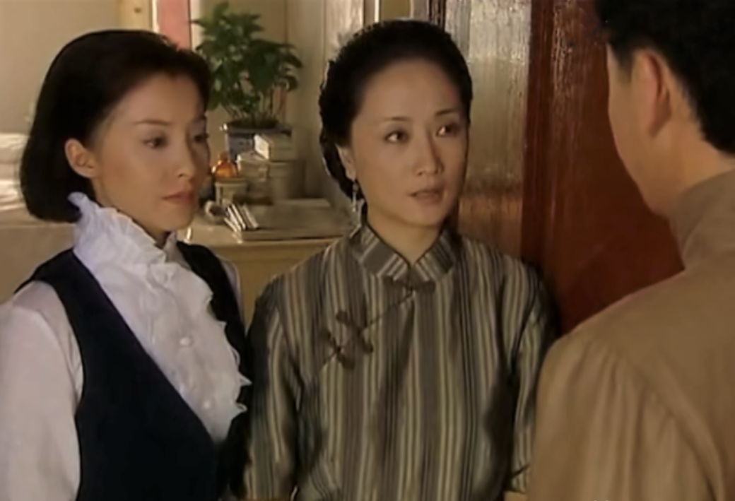 回顾侯长荣:与妻子"红楼"相遇,结婚37年生一女,生活幸福美满