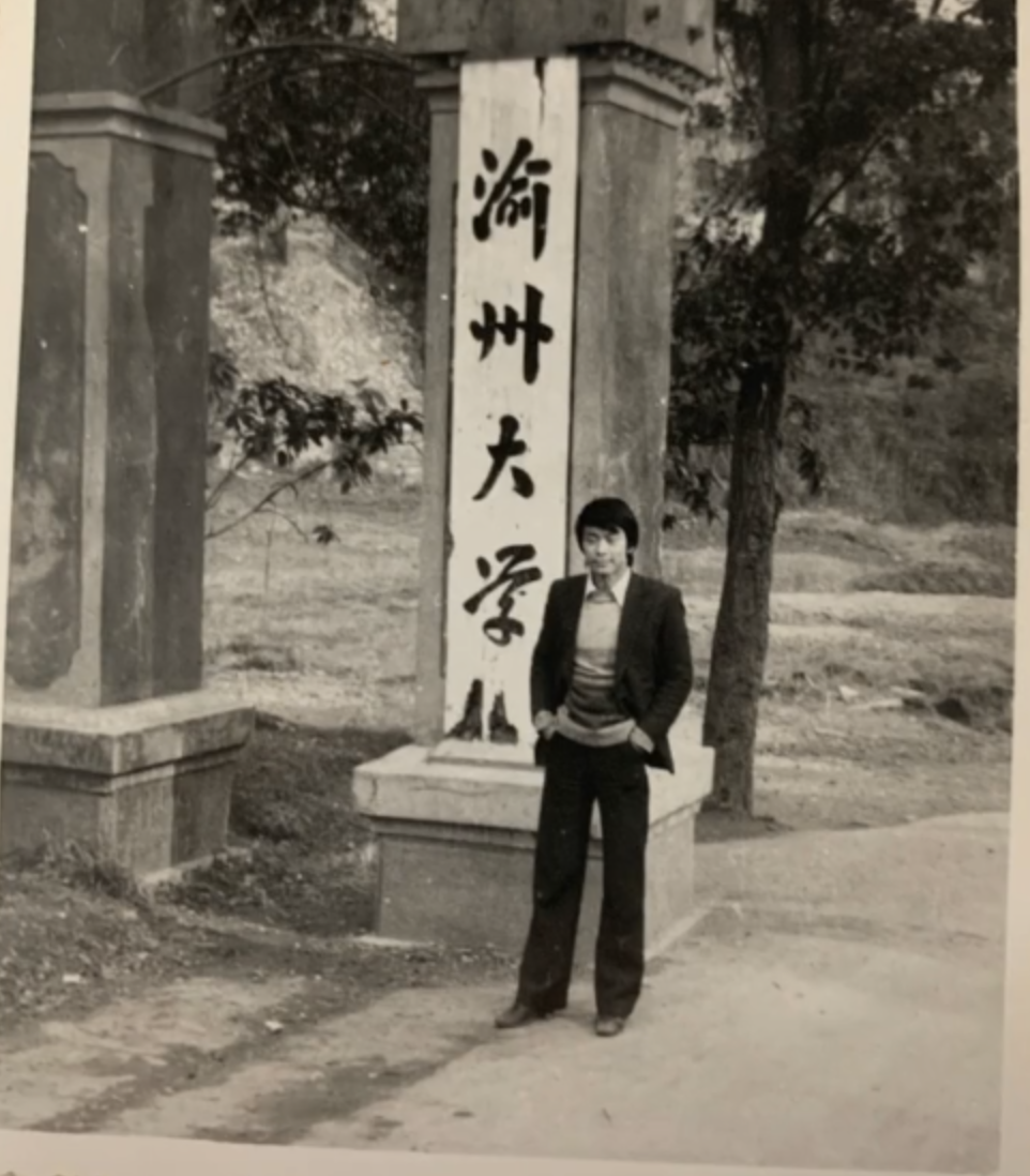 回顾:重庆富豪一个月生活费20万,破产后妻离子散,老母亲住养老院