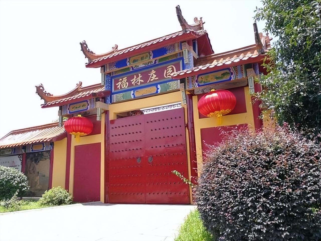 倪福林1949年出生于湖南益阳,那时候他的家庭跟中国大部分家庭一样穷