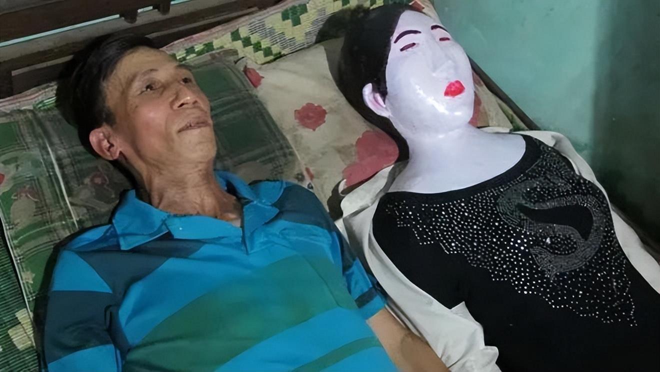 "石膏假人妻子"