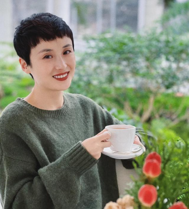 傅淼:她出道24年0绯闻,30岁嫁律师,婚姻幸福美满