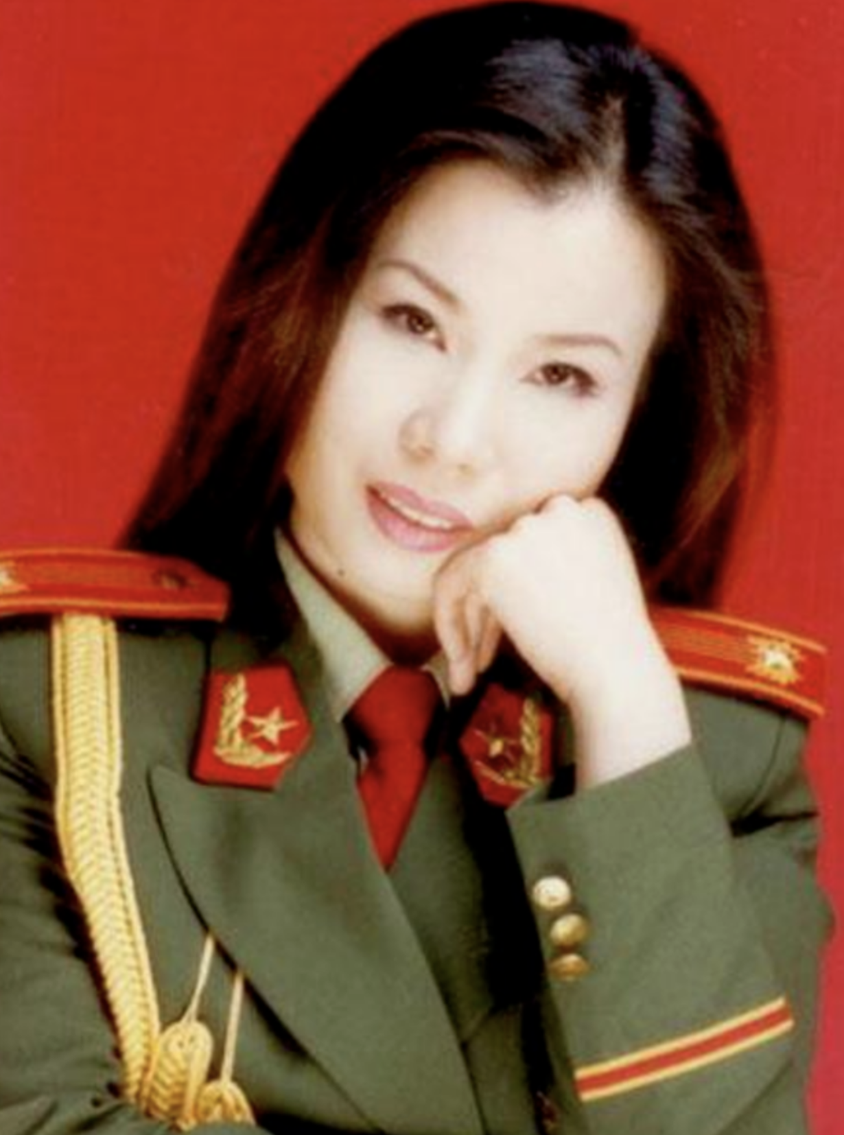回顾歌唱家叶凡:高烧肚痛16天去世,遗憾没有孩子,遗言亏欠丈夫