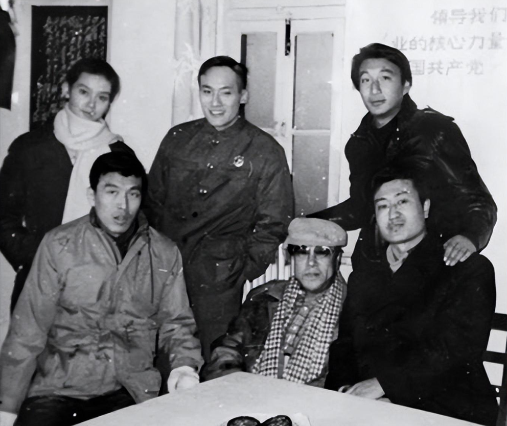 回顾王昆的儿子周七月:父亲和母亲相继离世,我在泪水中读懂母爱