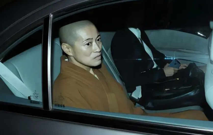 定慧寺原住持忍慧法师常为信众承办功德佛事,颇受信众信赖.