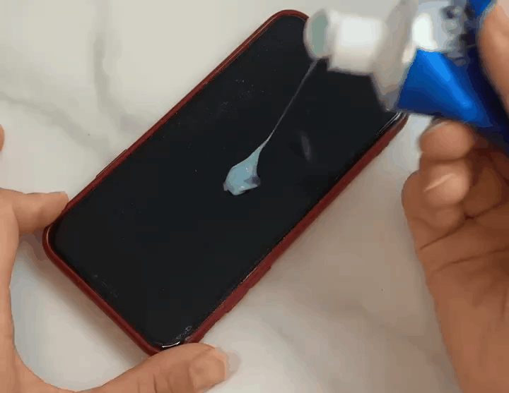 手机屏幕裂了抹牙膏图片