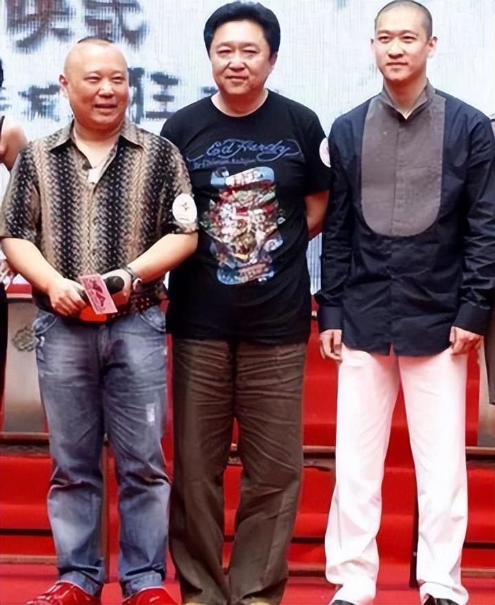 正是这种畸形的家庭环境,使得郭麒麟在凭借电视剧《庆余年》一举成名