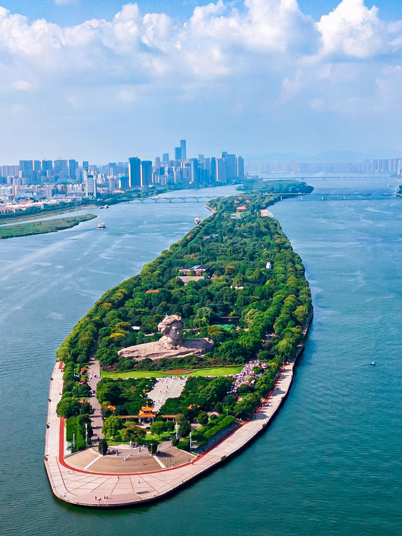 岳麓山和橘子洲的游玩顺序竟然是这样!  先来说说橘子洲的游玩攻略.