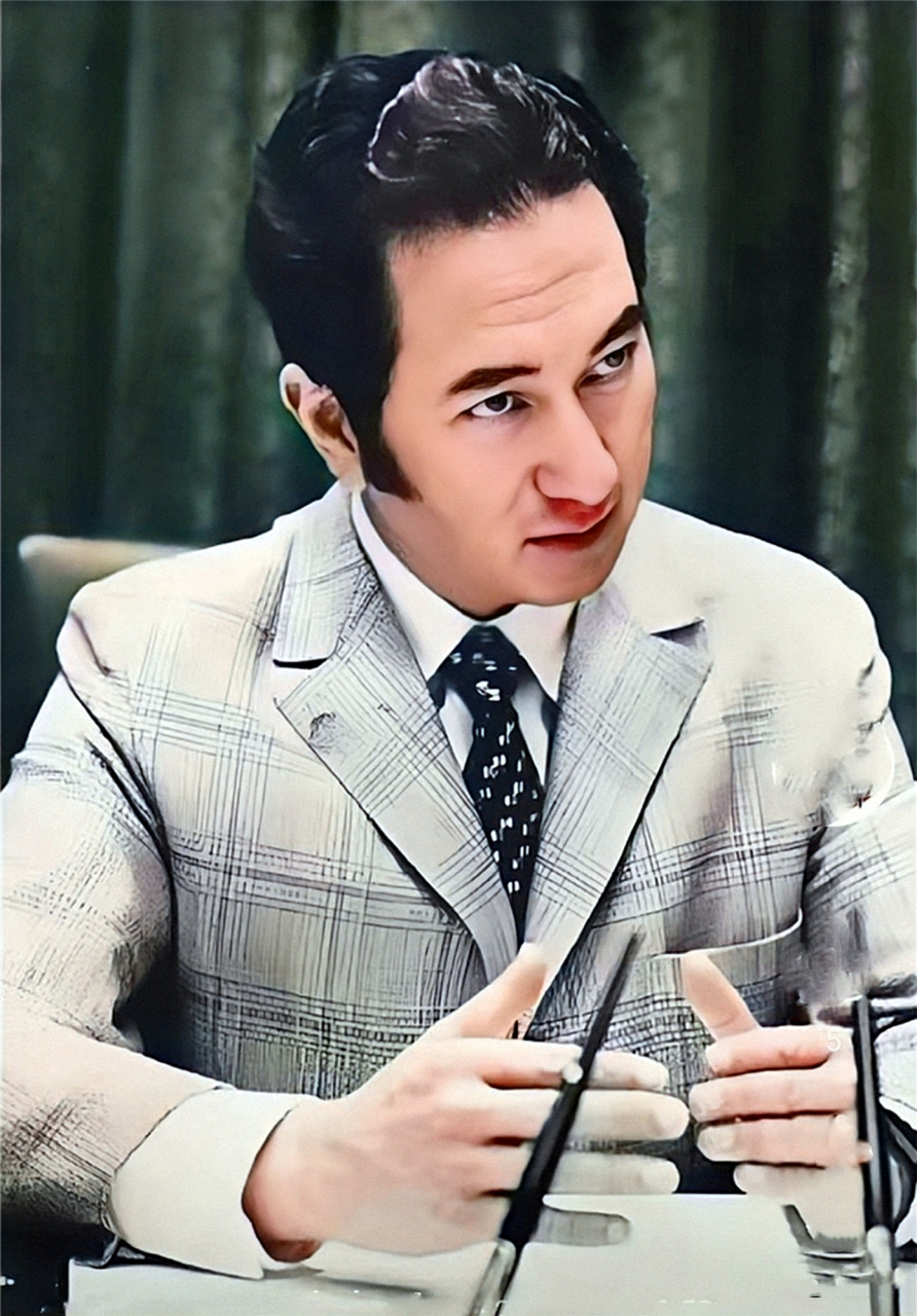 香港四大家族之首何氏家族.