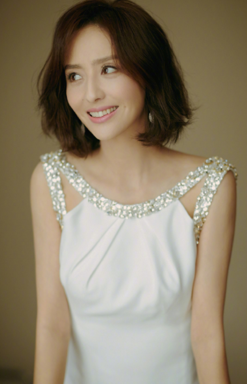 齐肩短发的佟丽娅,你觉得如何?