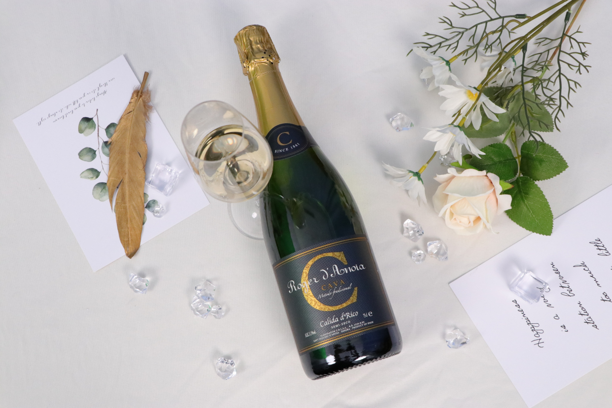 夏天白葡萄酒冰镇到多少度好喝呢?